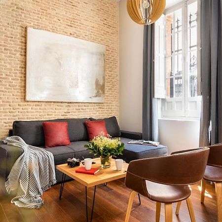 Imperial Luxury Apartment Севиля Екстериор снимка